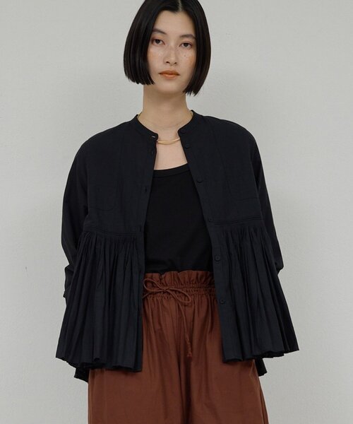 GALLARDAGALANTE(ガリャルダガランテ)の「【2026SS Debut】【Dhritië】【手洗い可】タックブラウス(シャツ/ブラウス・レディース・オフホワイト/ブラック/イエロー・FREE)」の2枚目の写真