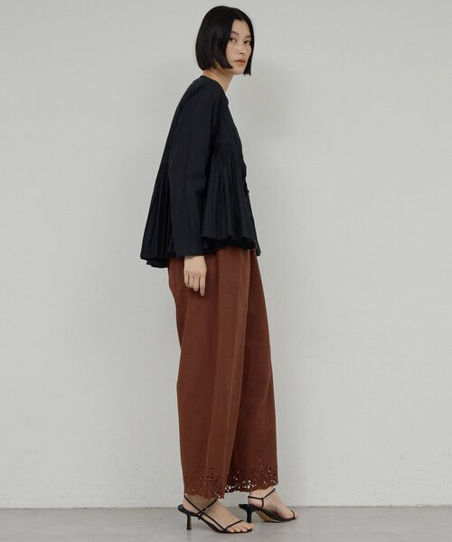 GALLARDAGALANTE(ガリャルダガランテ)の「【2026SS Debut】【Dhritië】【手洗い可】タックブラウス(シャツ/ブラウス・レディース・オフホワイト/ブラック/イエロー・FREE)」の16枚目の写真