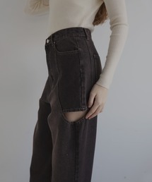 Mili affinity（ミリアフィニティー）の「サイドカットアウト ストレートデニムパンツ（デニムパンツ）」