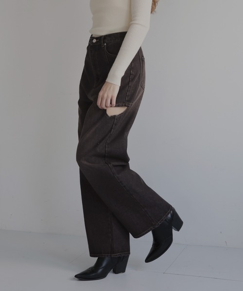 Mili affinity(ミリアフィニティー)の「サイドカットアウト ストレートデニムパンツ(デニムパンツ・レディース・ブラック/ライトブルー/ブルー・S/M)」の14枚目の写真