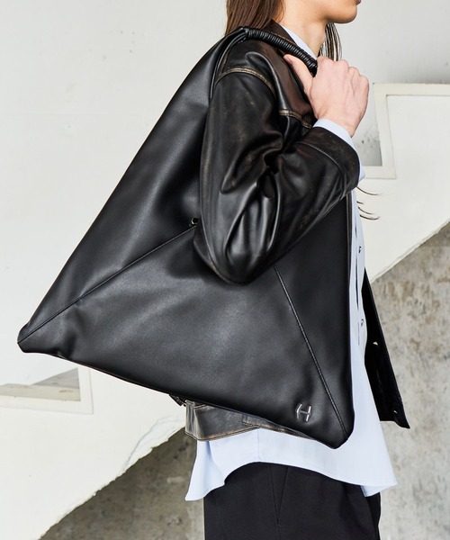 HARE（ハレ）の「Hパーツサンカクトート(HARE)（トートバッグ・メンズ・ブラック・FREE）」の3枚目の写真