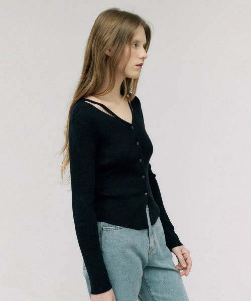 ROLAROLA(ロラロラ)の「CUT OUT SLIM FIT KNIT CARDIGAN BLACK(カーディガン/ボレロ・レディース・ブラック・FREE)」の2枚目の写真