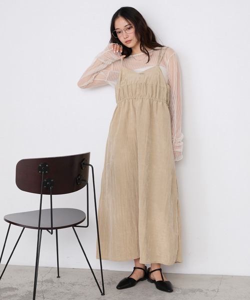 forksy.（フォルクシー）の「【forksy.】ワッシャーサテン ギャザー ダブルストラップ キャミワンピース（ワンピース・レディース・ブラック/ブルー/ブラウン/ベージュ・FREE）」の3枚目の写真