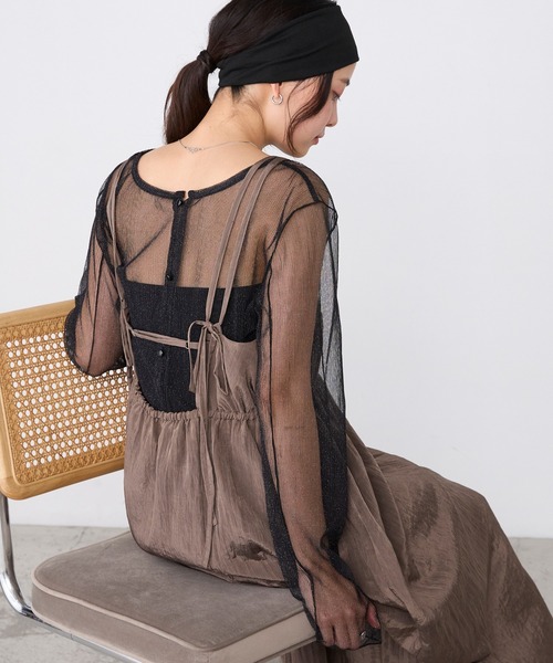 forksy.（フォルクシー）の「【forksy.】ワッシャーサテン ギャザー ダブルストラップ キャミワンピース（ワンピース・レディース・ブラック/ブルー/ブラウン/ベージュ・FREE）」の2枚目の写真