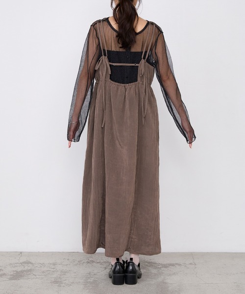 forksy.（フォルクシー）の「【forksy.】ワッシャーサテン ギャザー ダブルストラップ キャミワンピース（ワンピース・レディース・ブラック/ブルー/ブラウン/ベージュ・FREE）」の8枚目の写真