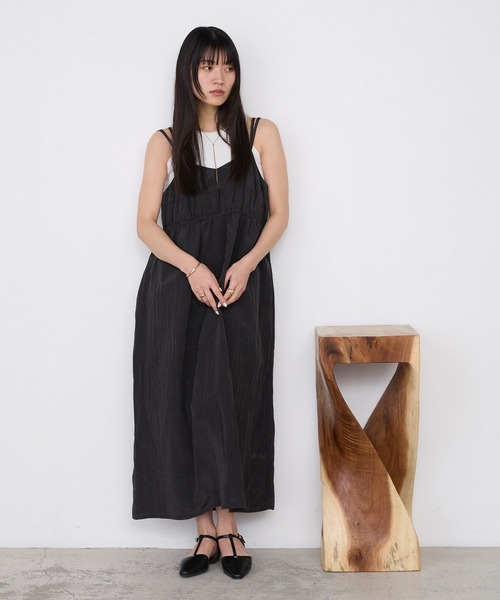 forksy.（フォルクシー）の「【forksy.】ワッシャーサテン ギャザー ダブルストラップ キャミワンピース（ワンピース・レディース・ブラック/ブルー/ブラウン/ベージュ・FREE）」の15枚目の写真