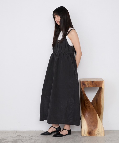 forksy.（フォルクシー）の「【forksy.】ワッシャーサテン ギャザー ダブルストラップ キャミワンピース（ワンピース・レディース・ブラック/ブルー/ブラウン/ベージュ・FREE）」の16枚目の写真