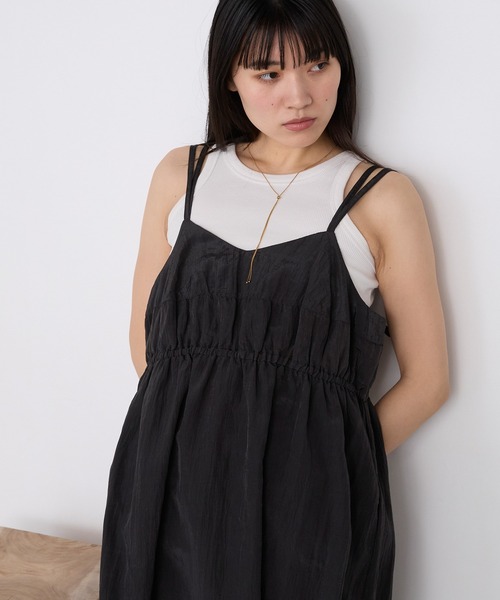 forksy.（フォルクシー）の「【forksy.】ワッシャーサテン ギャザー ダブルストラップ キャミワンピース（ワンピース・レディース・ブラック/ブルー/ブラウン/ベージュ・FREE）」の20枚目の写真