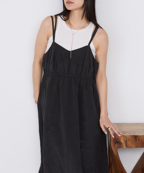 forksy.（フォルクシー）の「【forksy.】ワッシャーサテン ギャザー ダブルストラップ キャミワンピース（ワンピース・レディース・ブラック/ブルー/ブラウン/ベージュ・FREE）」の21枚目の写真