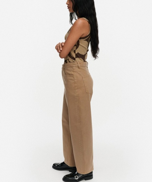 marimekko(マリメッコ)の「【Maridenim】Unikko / Barrel pants(チノパンツ・レディース・モカ・32/42/40/38/36/34)」の2枚目の写真