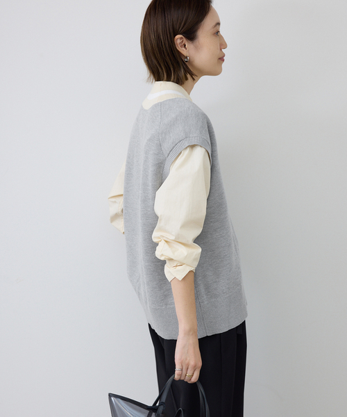 SLOBE IENA（スローブイエナ）の「サガラ刺繍レタードベスト（ベスト・レディース・ベージュ/チャコールグレー・FREE）」の15枚目の写真