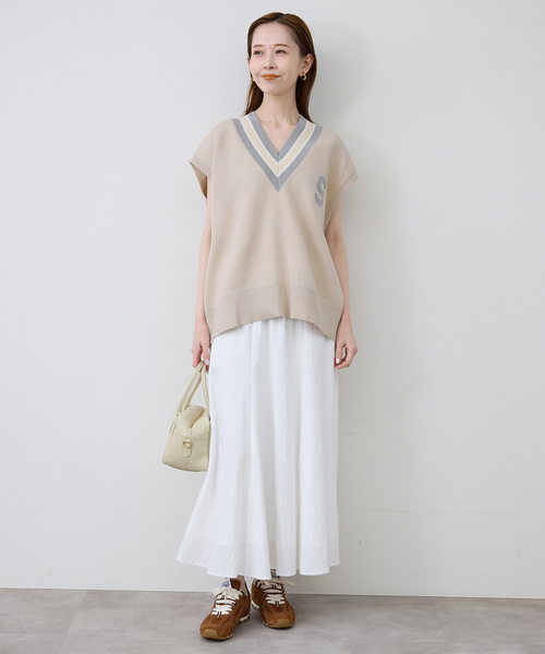 SLOBE IENA（スローブイエナ）の「サガラ刺繍レタードベスト（ベスト・レディース・ベージュ/チャコールグレー・FREE）」の21枚目の写真