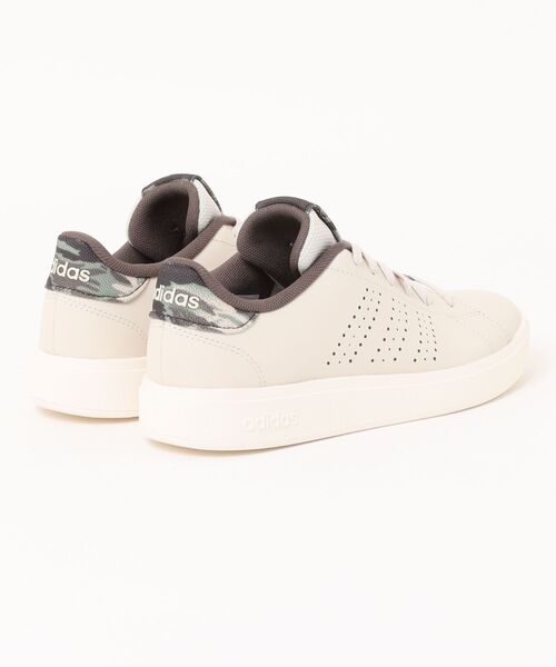 adidas（アディダス）の「《adidas》ADVANCOURTBASE2.0U（スニーカー・メンズ・ブラック×ベージュ/ベージュ系その他・22.5cm/23.0cm/23.5cm/24.0cm/24.5cm/25.0cm/25.5cm/26.0cm/26.5cm/27.0cm/27.5cm/28.0cm）」の3枚目の写真