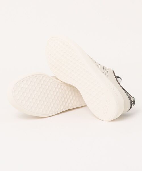 adidas（アディダス）の「《adidas》ADVANCOURTBASE2.0U（スニーカー・メンズ・ブラック×ベージュ/ベージュ系その他・22.5cm/23.0cm/23.5cm/24.0cm/24.5cm/25.0cm/25.5cm/26.0cm/26.5cm/27.0cm/27.5cm/28.0cm）」の4枚目の写真