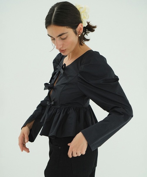 CLANE(クラネ)の「SHORT PEPLUM RIBBON TOPS(シャツ/ブラウス・レディース・ホワイト/ブラック・2/1)」の15枚目の写真