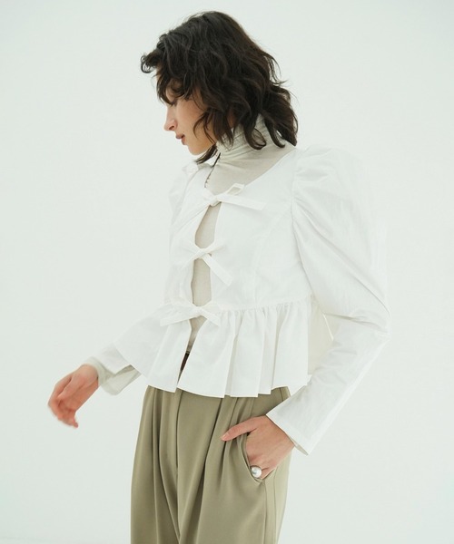 CLANE(クラネ)の「SHORT PEPLUM RIBBON TOPS(シャツ/ブラウス・レディース・ホワイト/ブラック・2/1)」の20枚目の写真