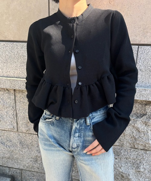 Ameri（アメリ）の「COMPACT BALLOON PEPLUM KNIT CARDIGAN（カーディガン/ボレロ・レディース・ブルー/ブラック/ホワイト・SMALL/MEDIUM）」の4枚目の写真