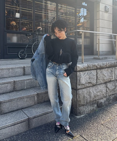 Ameri（アメリ）の「COMPACT BALLOON PEPLUM KNIT CARDIGAN（カーディガン/ボレロ・レディース・ブルー/ブラック/ホワイト・SMALL/MEDIUM）」の6枚目の写真