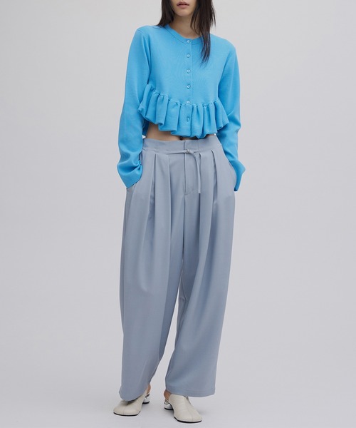 Ameri（アメリ）の「COMPACT BALLOON PEPLUM KNIT CARDIGAN（カーディガン/ボレロ・レディース・ブルー/ブラック/ホワイト・SMALL/MEDIUM）」の15枚目の写真