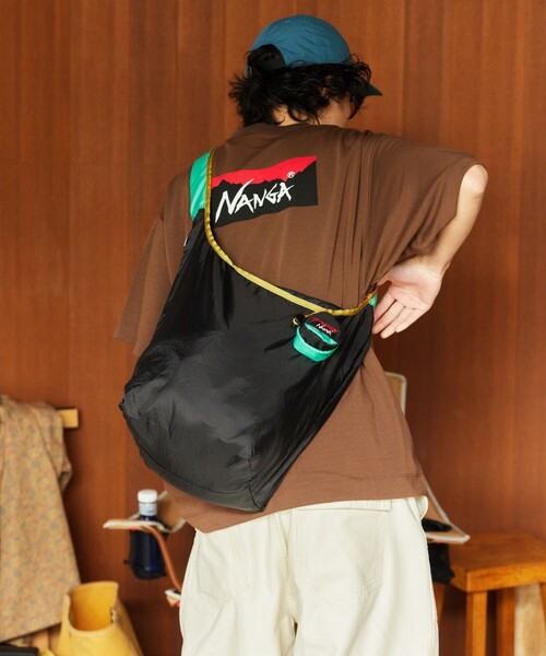 NANGA(ナンガ)の「NANGA × FREAK'S STORE/ナンガ × フリークスストア 別注 POCKETABLE SHOULDER BAG ポケッタブル ショルダーバッグ(ショルダーバッグ・メンズ・サックスブルー/ブラック/グレー/イエロー・ONE SIZE)」の1枚目の写真