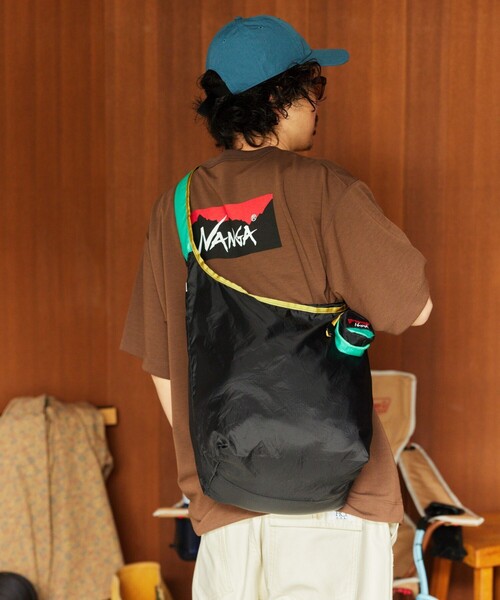 NANGA(ナンガ)の「NANGA × FREAK'S STORE/ナンガ × フリークスストア 別注 POCKETABLE SHOULDER BAG ポケッタブル ショルダーバッグ(ショルダーバッグ・メンズ・サックスブルー/ブラック/グレー/イエロー・ONE SIZE)」の13枚目の写真
