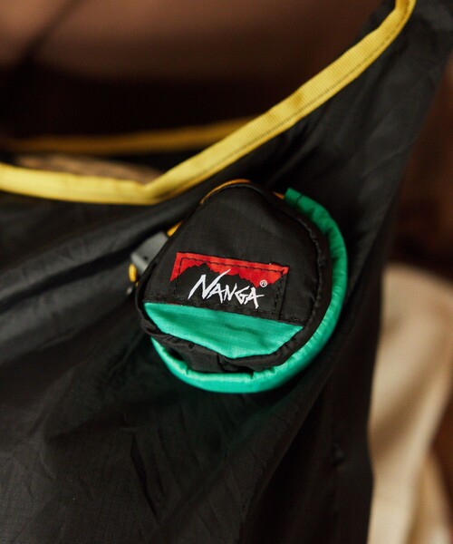 NANGA(ナンガ)の「NANGA × FREAK'S STORE/ナンガ × フリークスストア 別注 POCKETABLE SHOULDER BAG ポケッタブル ショルダーバッグ(ショルダーバッグ・メンズ・サックスブルー/ブラック/グレー/イエロー・ONE SIZE)」の14枚目の写真