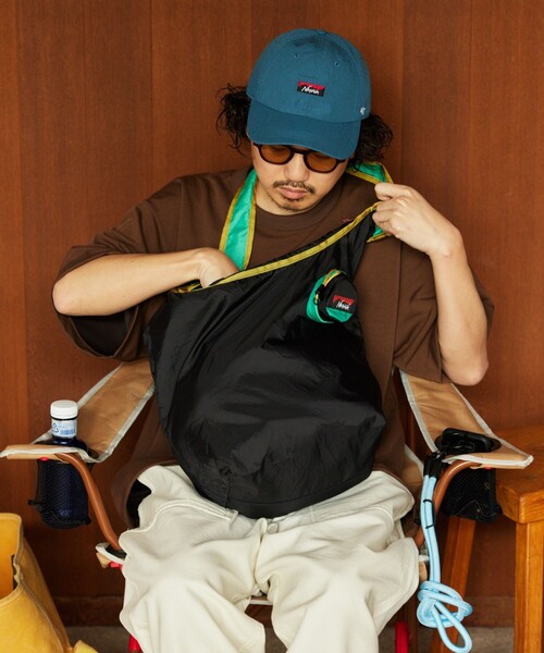 NANGA（ナンガ）の「NANGA × FREAK'S STORE/ナンガ × フリークスストア 別注 POCKETABLE SHOULDER BAG ポケッタブル ショルダーバッグ（ショルダーバッグ・メンズ・サックスブルー/ブラック/グレー/イエロー・ONE SIZE）」の11枚目の写真