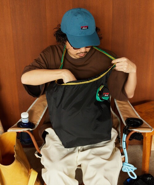 NANGA（ナンガ）の「NANGA × FREAK'S STORE/ナンガ × フリークスストア 別注 POCKETABLE SHOULDER BAG ポケッタブル ショルダーバッグ（ショルダーバッグ・メンズ・サックスブルー/ブラック/グレー/イエロー・ONE SIZE）」の10枚目の写真