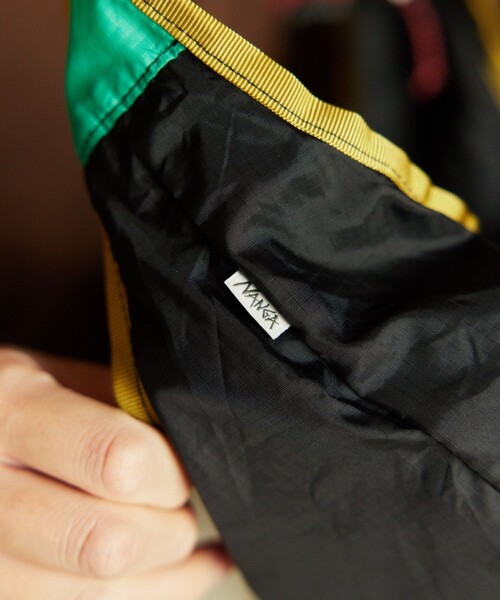 NANGA（ナンガ）の「NANGA × FREAK'S STORE/ナンガ × フリークスストア 別注 POCKETABLE SHOULDER BAG ポケッタブル ショルダーバッグ（ショルダーバッグ・メンズ・サックスブルー/ブラック/グレー/イエロー・ONE SIZE）」の7枚目の写真
