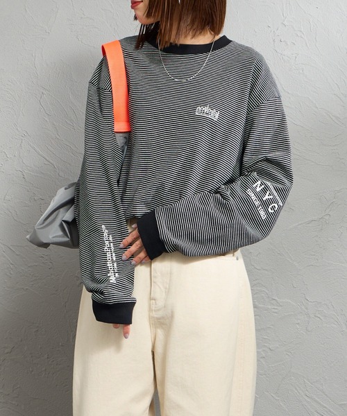 Manhattan Portage（マンハッタンポーテージ）の「[MANHATTAN PORTAGE/マンハッタンポーテージ] スカイラインロゴ ボーダー ロングスリーブTシャツ（Tシャツ/カットソー・レディース・ホワイト/ブラック・M/L/XL）」の2枚目の写真