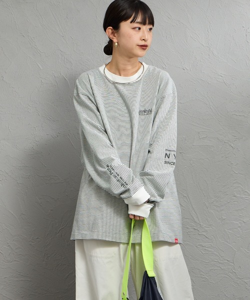 Manhattan Portage（マンハッタンポーテージ）の「[MANHATTAN PORTAGE/マンハッタンポーテージ] スカイラインロゴ ボーダー ロングスリーブTシャツ（Tシャツ/カットソー・レディース・ホワイト/ブラック・M/L/XL）」の21枚目の写真