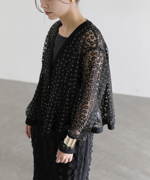 La TOTALITE（ラトータリテ）の「【洗える】フラワーレースカーディガン（カーディガン/ボレロ・レディース・ホワイト/ブラック・FREE）」の10枚目の写真