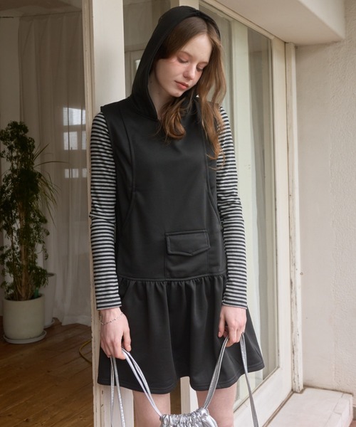 Birthday room(バースデイルーム)の「フード付きスウェットワンピ/Hooded sweatshirt dress(ワンピース・レディース・ブラック/グレー・FREE)」の3枚目の写真