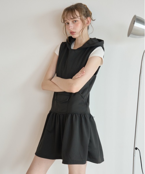 Birthday room(バースデイルーム)の「フード付きスウェットワンピ/Hooded sweatshirt dress(ワンピース・レディース・ブラック/グレー・FREE)」の4枚目の写真