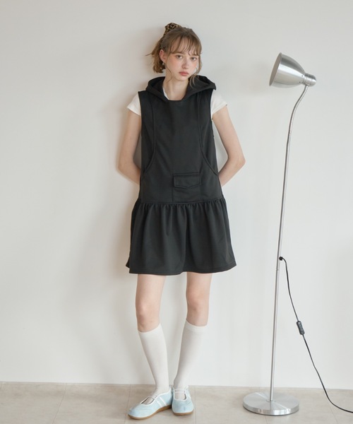 Birthday room(バースデイルーム)の「フード付きスウェットワンピ/Hooded sweatshirt dress(ワンピース・レディース・ブラック/グレー・FREE)」の5枚目の写真
