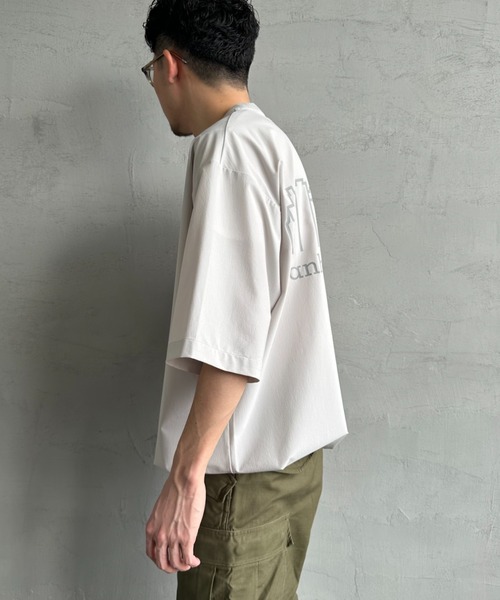 Manhattan Portage（マンハッタンポーテージ）の「【WEB先行予約】[MANHATTAN PORTAGE/マンハッタンポーテージ] 別注 4WAYストレッチ バックプリントTシャツ（Tシャツ/カットソー・レディース・ライトグレー/チャコール/ブラック・XL/L/M）」の17枚目の写真