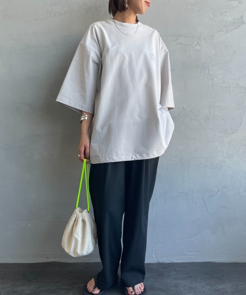 Manhattan Portage（マンハッタンポーテージ）の「【WEB先行予約】[MANHATTAN PORTAGE/マンハッタンポーテージ] 別注 4WAYストレッチ バックプリントTシャツ（Tシャツ/カットソー・レディース・ライトグレー/チャコール/ブラック・XL/L/M）」の11枚目の写真