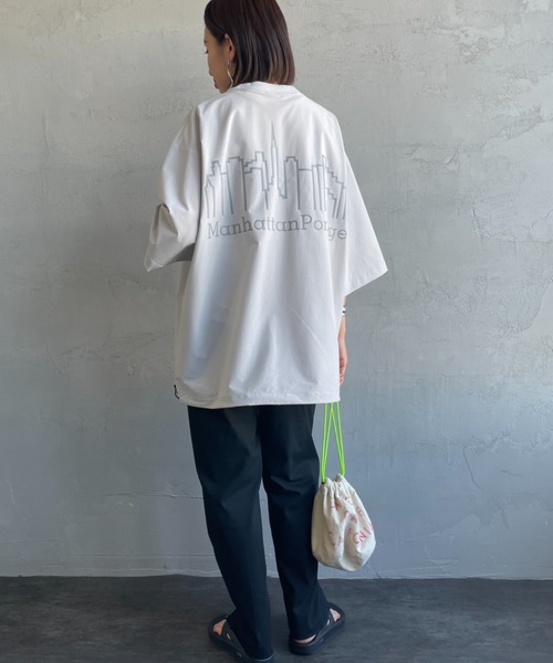 Manhattan Portage（マンハッタンポーテージ）の「【WEB先行予約】[MANHATTAN PORTAGE/マンハッタンポーテージ] 別注 4WAYストレッチ バックプリントTシャツ（Tシャツ/カットソー・レディース・ライトグレー/チャコール/ブラック・XL/L/M）」の13枚目の写真