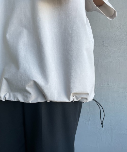 Manhattan Portage（マンハッタンポーテージ）の「【WEB先行予約】[MANHATTAN PORTAGE/マンハッタンポーテージ] 別注 4WAYストレッチ バックプリントTシャツ（Tシャツ/カットソー・レディース・ライトグレー/チャコール/ブラック・XL/L/M）」の7枚目の写真