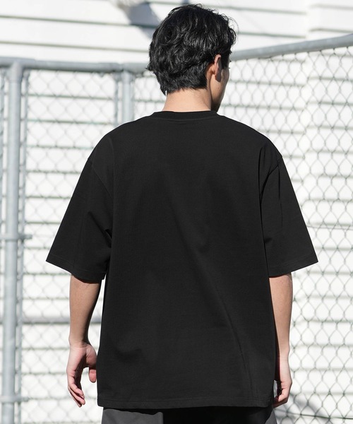 NEW ERA(ニューエラ)の「NEW ERA/ニューエラ 半袖 Tシャツ オーバーサイズド コットン Box Logo Embroidery(Tシャツ/カットソー・メンズ・ホワイト/ブラック・XL/L/M/XXL)」の4枚目の写真