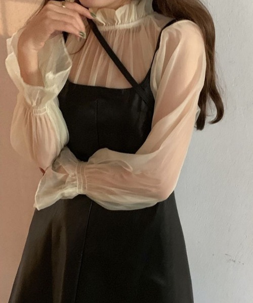 SallyLunn(サリーラン)の「シアーフリルネックボリュームスリーブブラウス(シャツ/ブラウス・レディース・アイボリー・X-LARGE/MEDIUM/LARGE)」の2枚目の写真