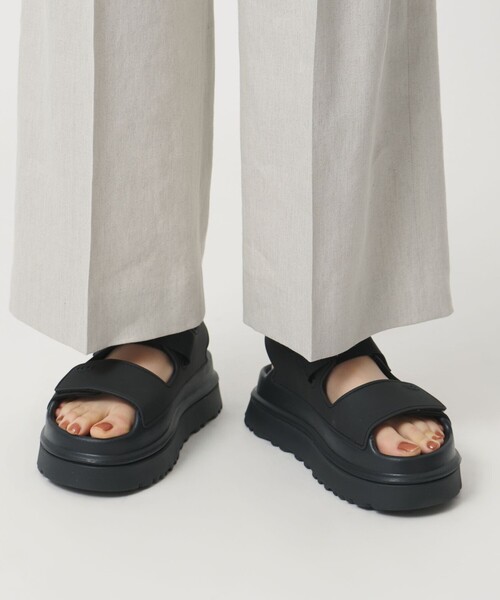 UGG(アグ)の「<UGG> W GOLDENGLOW(サンダル・レディース・ナチュラル/ブラック・23cm/24cm/25cm/22cm)」の3枚目の写真