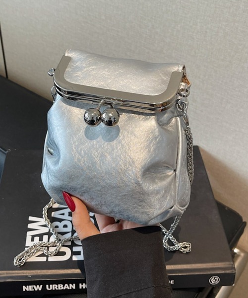 Mignonjour（ミニョンジュール）の「FReePLACe/がま口 ミニ チェーンショルダーバッグ X12791（ショルダーバッグ・レディース・シルバー/ホワイト/ブラック・FREE）」の3枚目の写真
