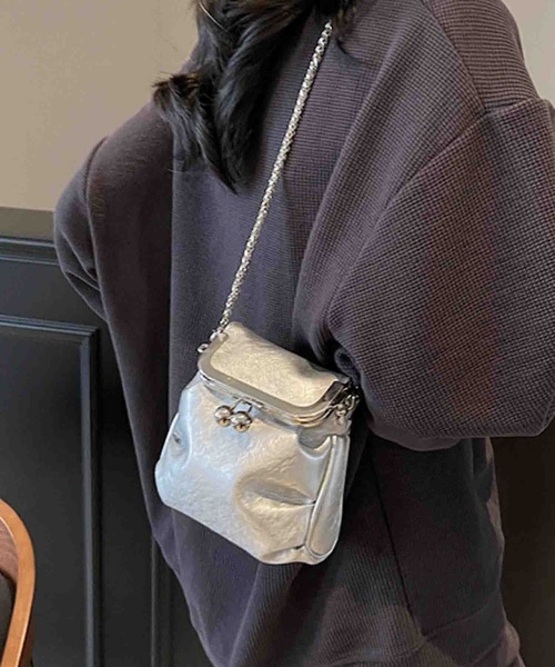 Mignonjour（ミニョンジュール）の「FReePLACe/がま口 ミニ チェーンショルダーバッグ X12791（ショルダーバッグ・レディース・シルバー/ホワイト/ブラック・FREE）」の4枚目の写真