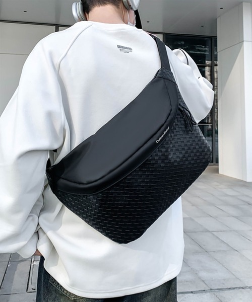 WESTBOY(ウエストボーイ)の「立体パネルデザイン テッククロス ボディスリングバッグ WO26S6BG03(ショルダーバッグ・メンズ・ブラック/グレー・FREE)」の7枚目の写真