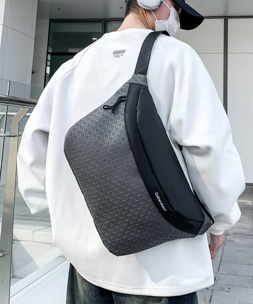 WESTBOY(ウエストボーイ)の「立体パネルデザイン テッククロス ボディスリングバッグ WO26S6BG03(ショルダーバッグ・メンズ・ブラック/グレー・FREE)」の9枚目の写真