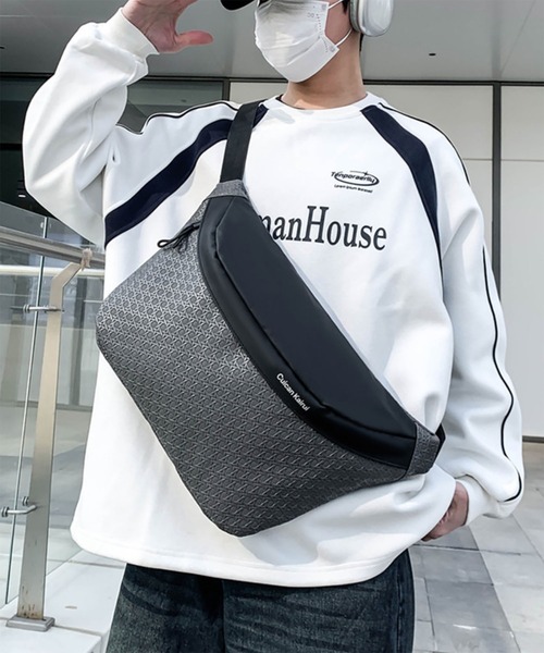 WESTBOY(ウエストボーイ)の「立体パネルデザイン テッククロス ボディスリングバッグ WO26S6BG03(ショルダーバッグ・メンズ・ブラック/グレー・FREE)」の12枚目の写真