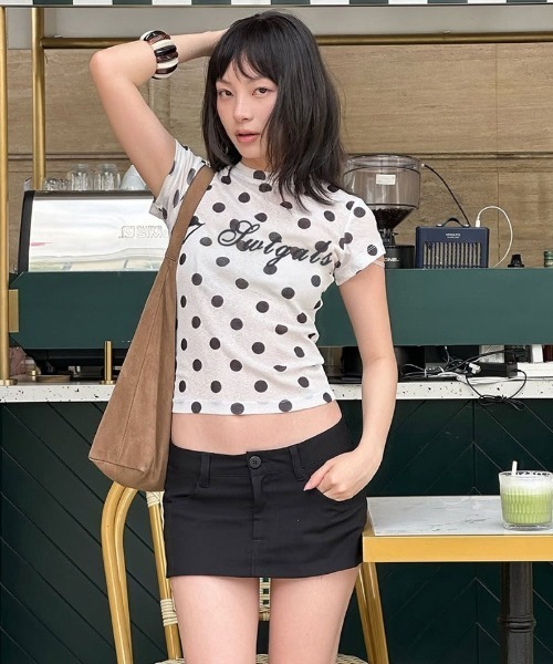 Ritzy(リッツィー)の「ドット柄 ショート丈 Tシャツ(Tシャツ/カットソー・レディース・ホワイト・M/L/S)」の9枚目の写真