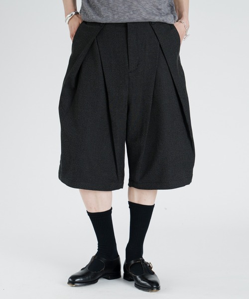 SINSS(シンス)の「Cross tuck wide shorts / クロスタックワイドショーツ(スラックス・メンズ・ブラック系その他/グレー系その他・MEDIUM/SMALL/X-SMALL/LARGE)」の6枚目の写真
