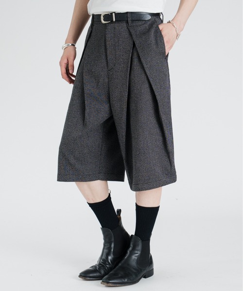 SINSS(シンス)の「Cross tuck wide shorts / クロスタックワイドショーツ(スラックス・メンズ・ブラック系その他/グレー系その他・MEDIUM/SMALL/X-SMALL/LARGE)」の11枚目の写真